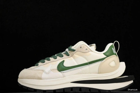 White Vaporwaffle Green DD1875-102 Nike sacai 0309
